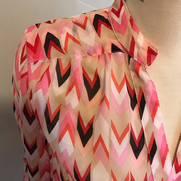 Tacera Sheer Patterned Tunic Top - M - Picture 2 of 4